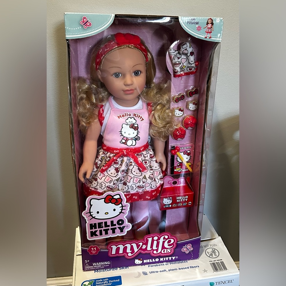My life as hello kitty doll